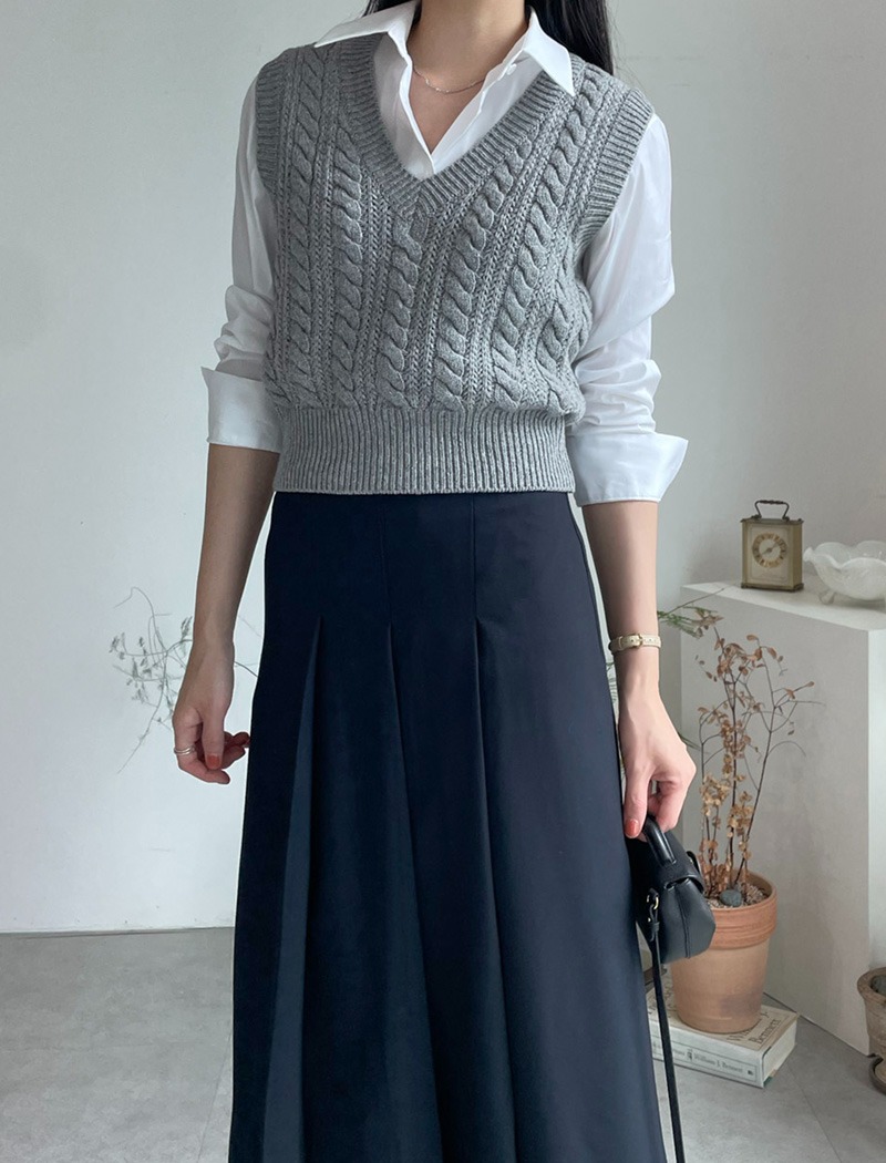 [바로배송]V-neck cable knit vest _ Grey (50% Wool)