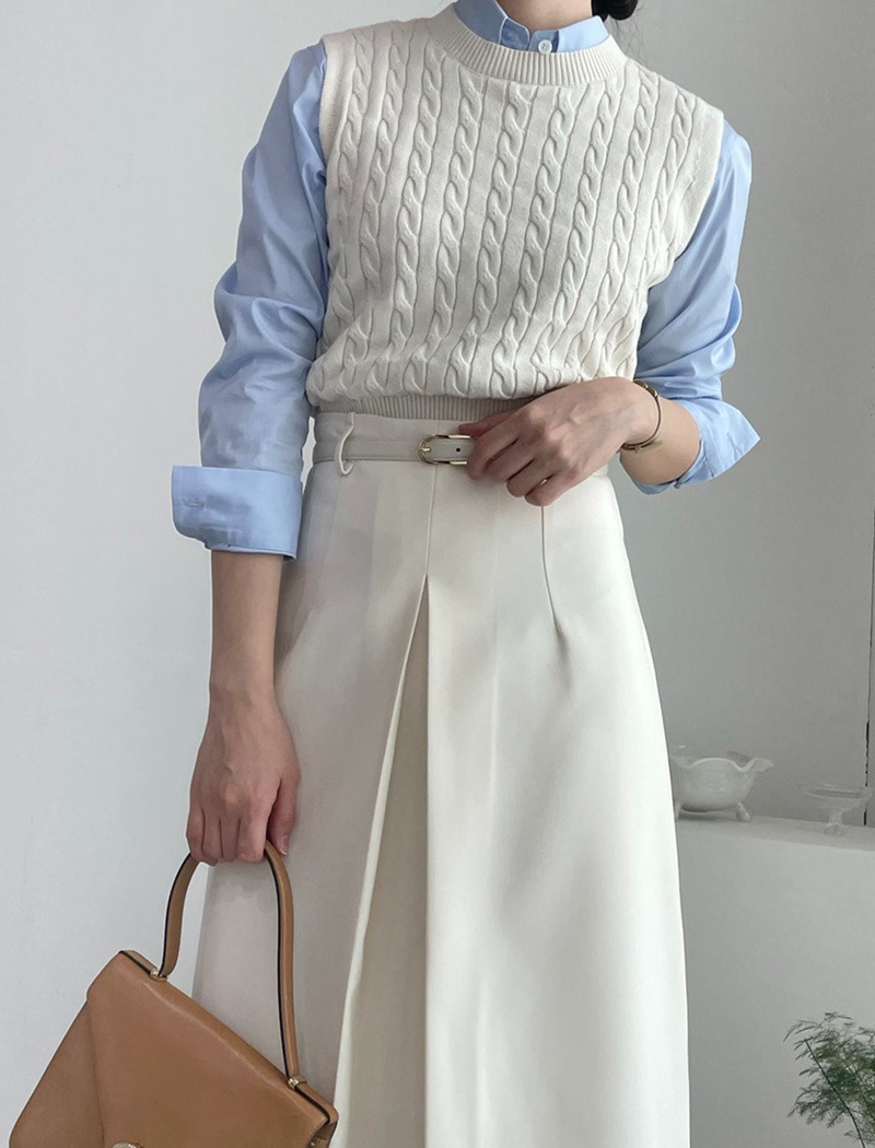 [바로배송]Cropped cable knit vest (2color | 아이보리 / 블랙)