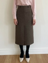 H-line front slit skirt _ houndstooth brown